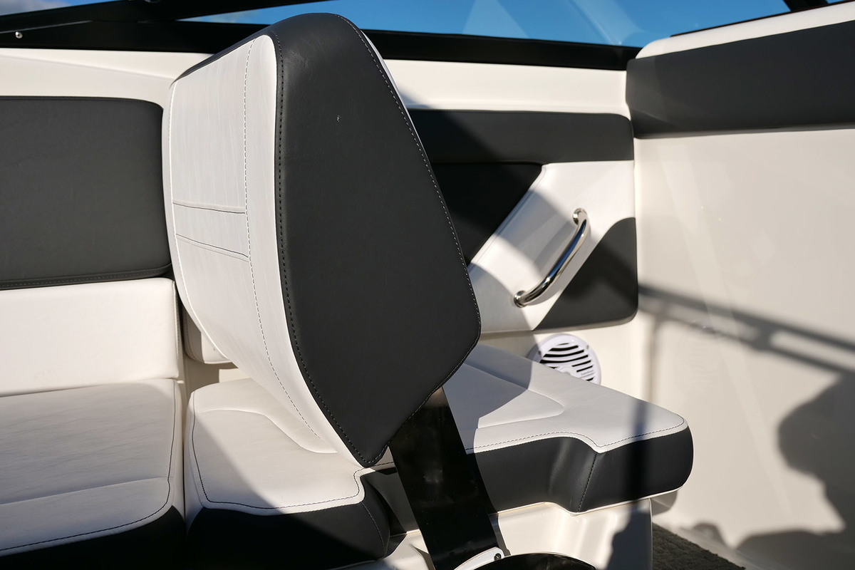 Sea Ray SPX 230