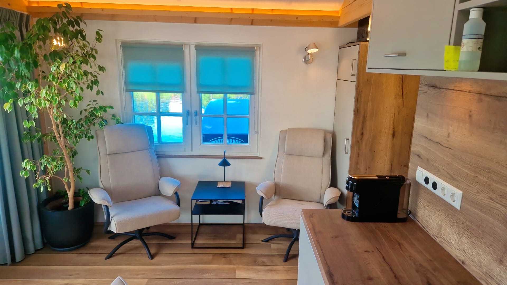 HOMESHIP Houseboat In AMSTERDAM -ZUID VaarChalet 1250D Luxe Goed Varende Houseboat