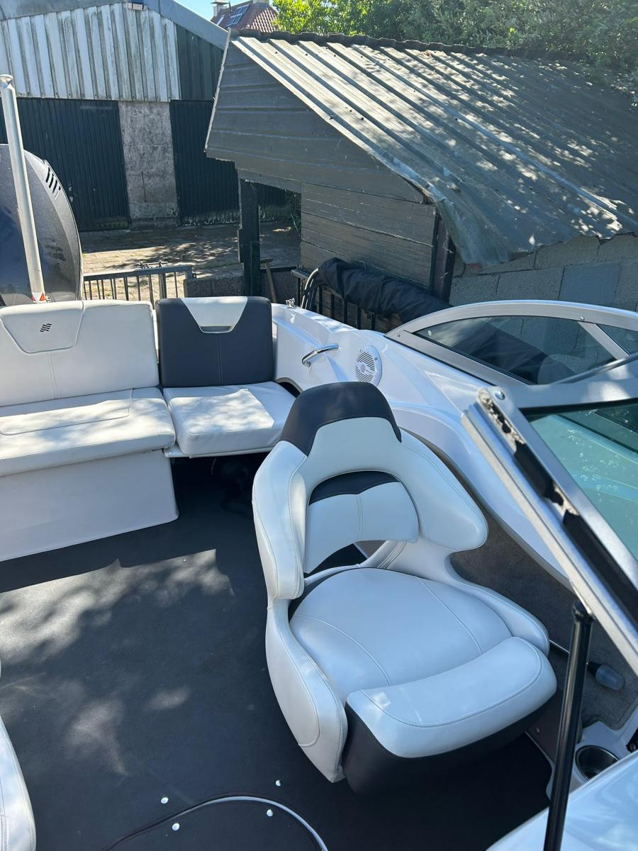 Four Winns H180 outboard