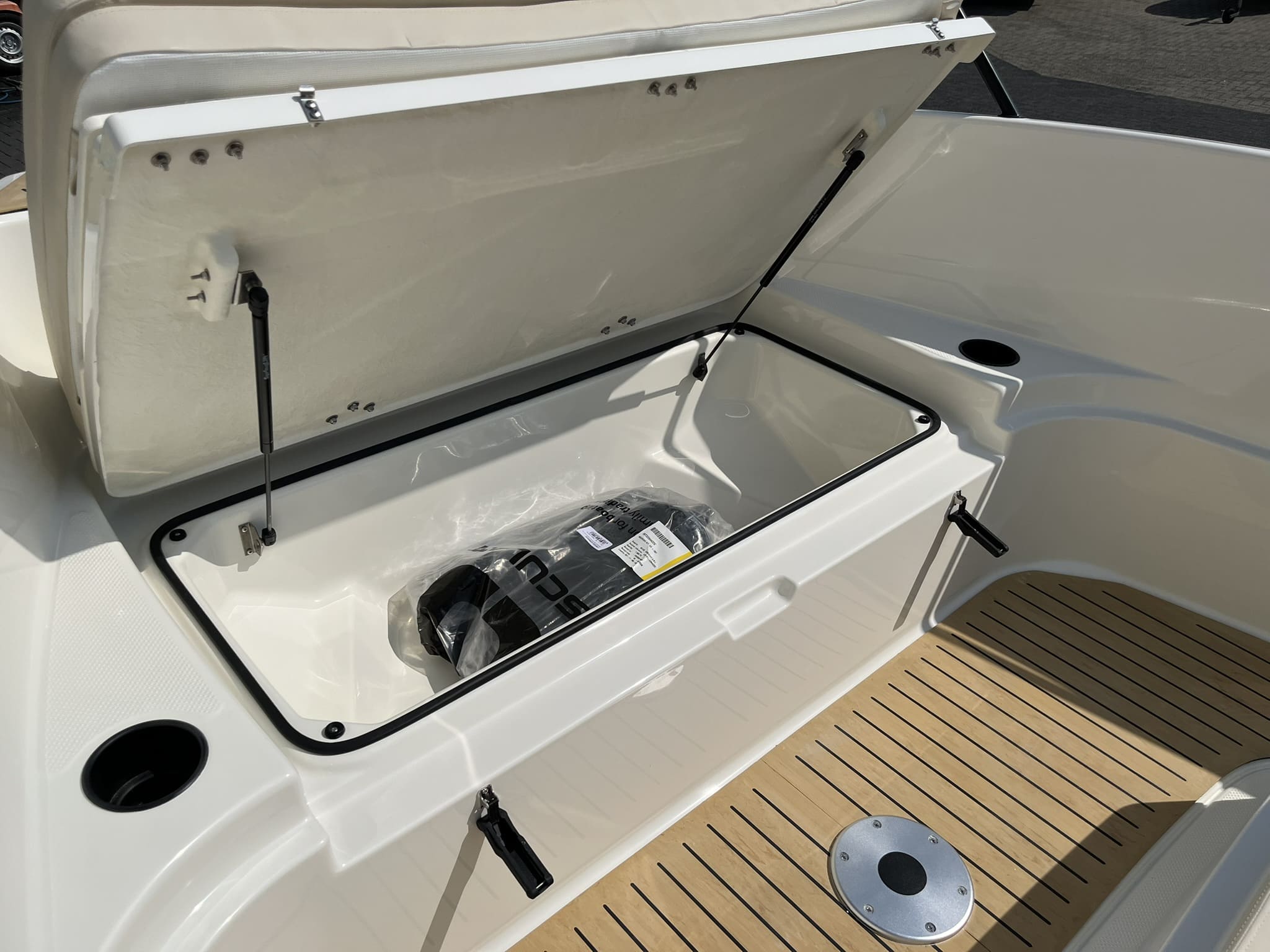 Quicksilver 705 Open
