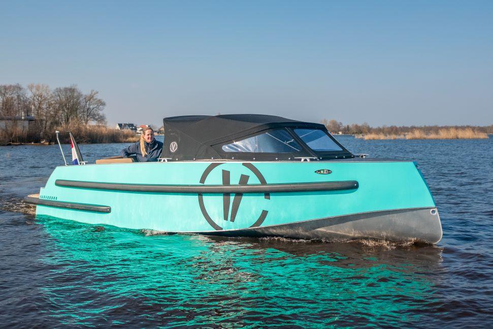 Van Vossen 700 e tender DEMO