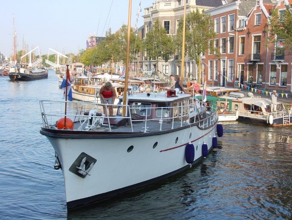 De Vries Lentsch Bakdeksalonkruiser 18.00