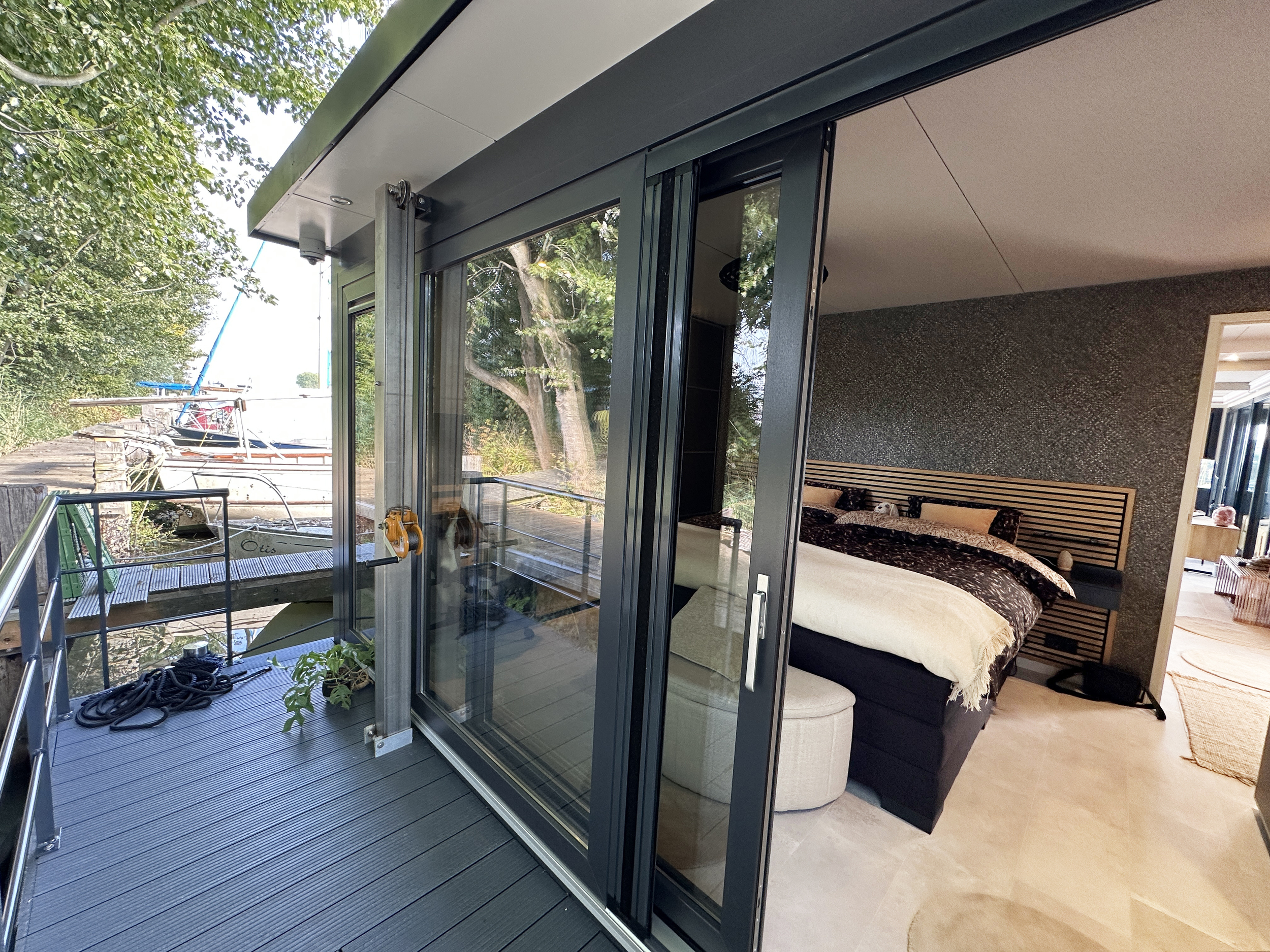 HT-Lofts Houseboat 15m Electric Propulsion