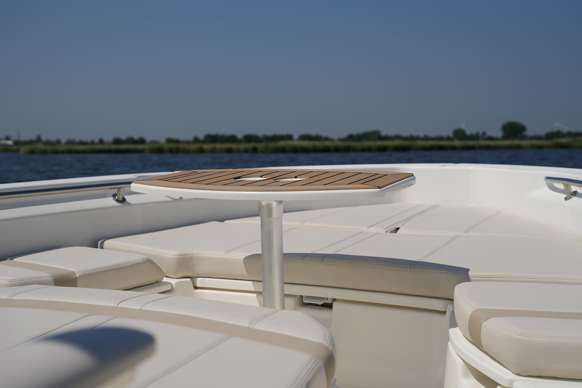 Boston Whaler 250 Dauntless