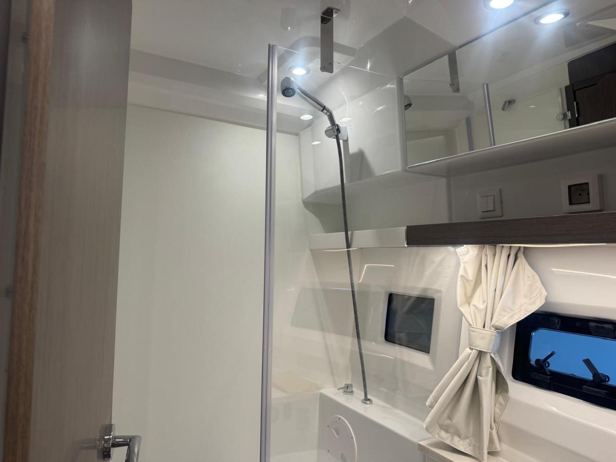 Jeanneau 1095 coupé serie 2