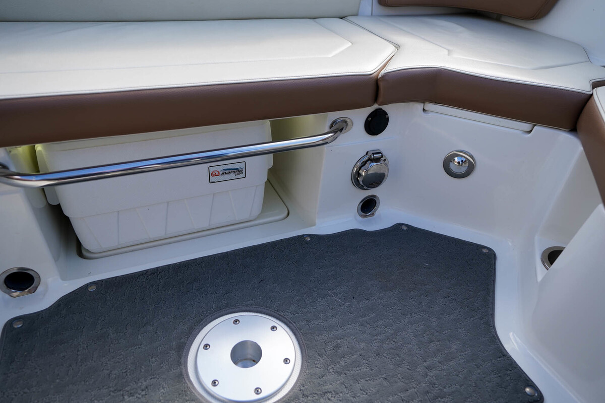 Sea Ray Sun Sport 230