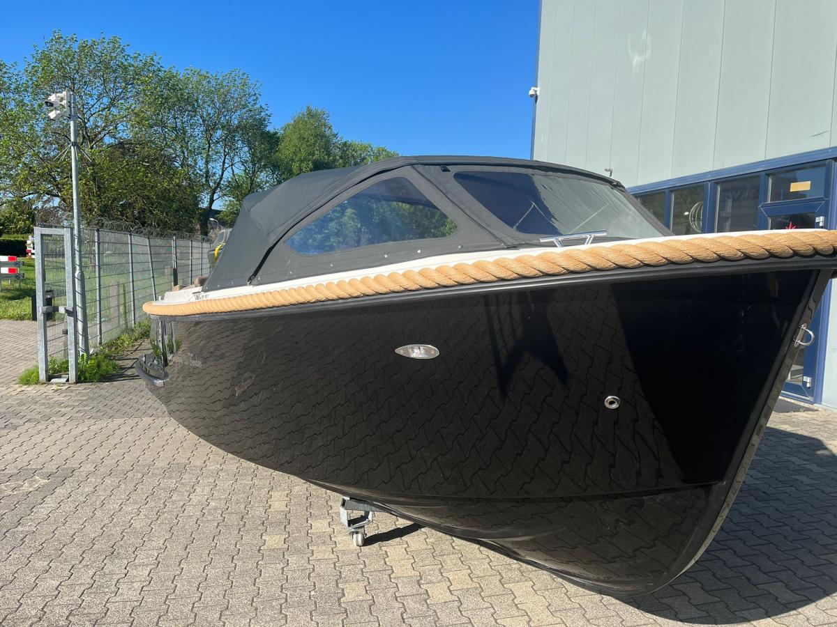 Oud Huijzer 650 Tender