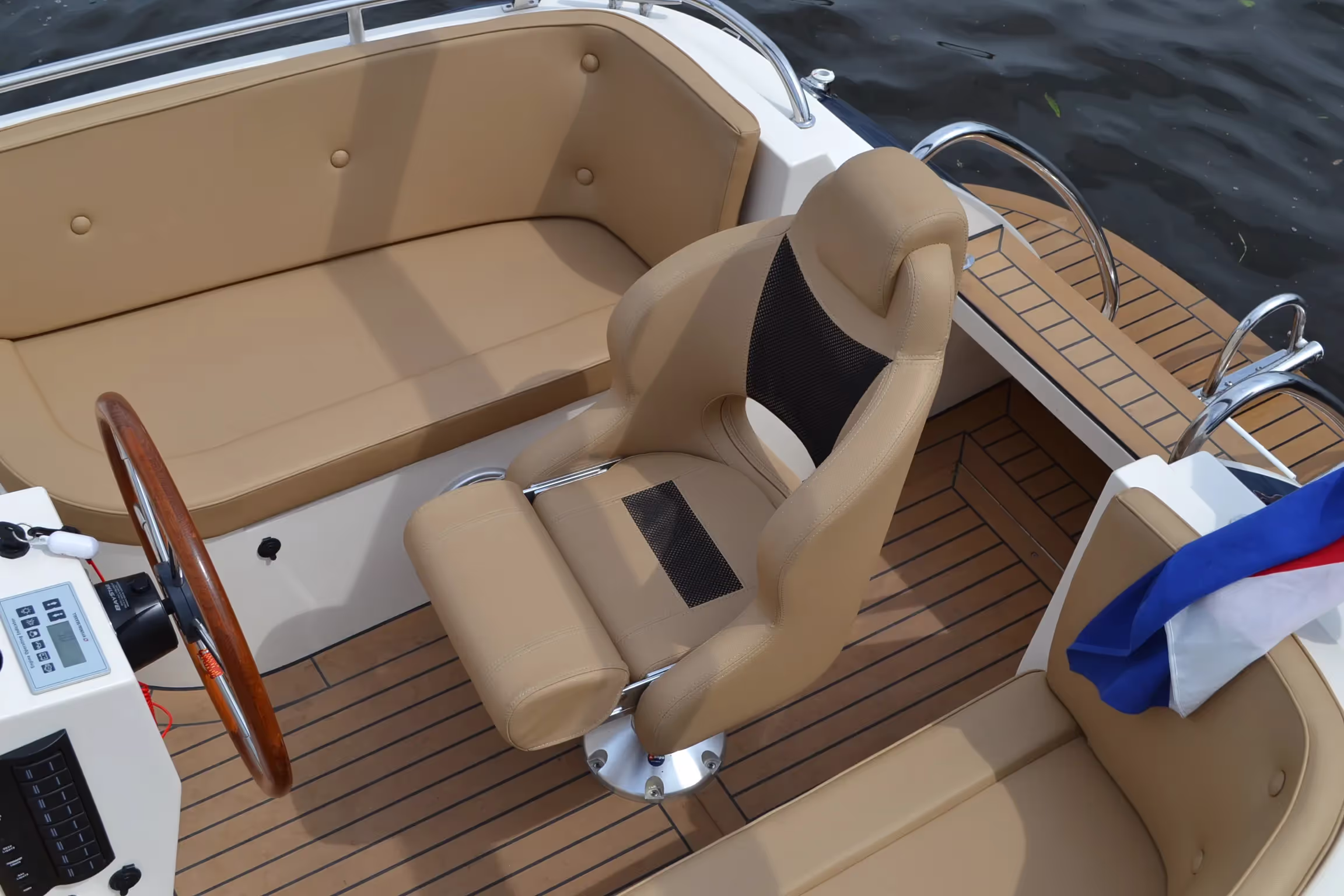 Primeur 700 Tender