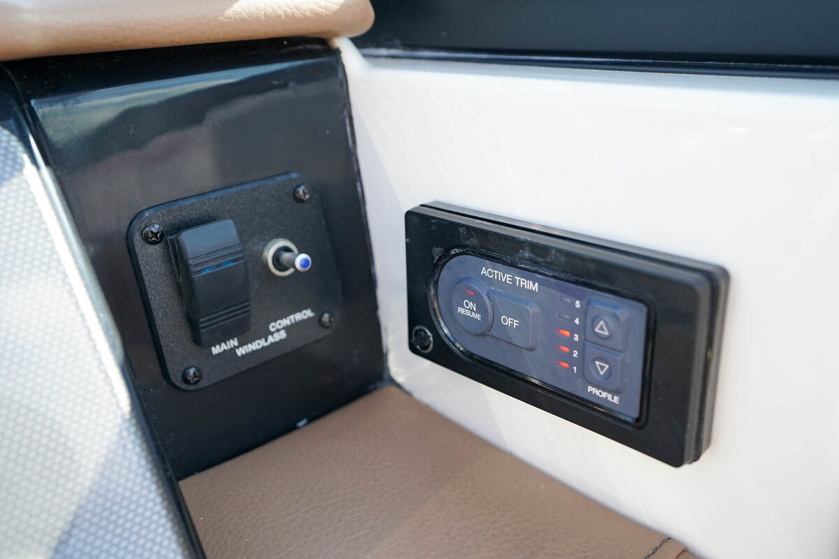 Sea Ray Sun Sport 230