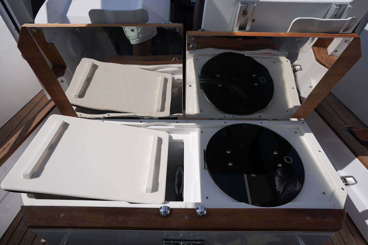 Axopar 28 Cabin
