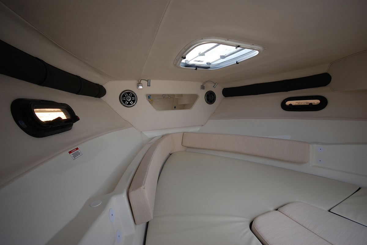 Sea Ray Sun Sport 250