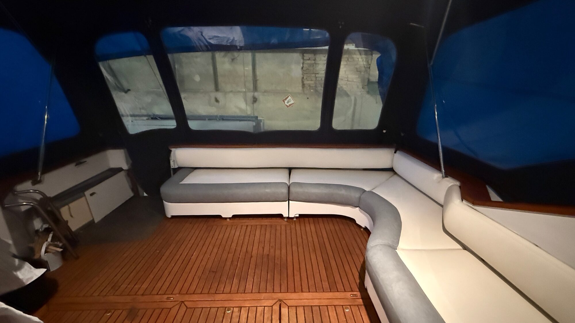 Sea Ray 400 Express Cruiser
