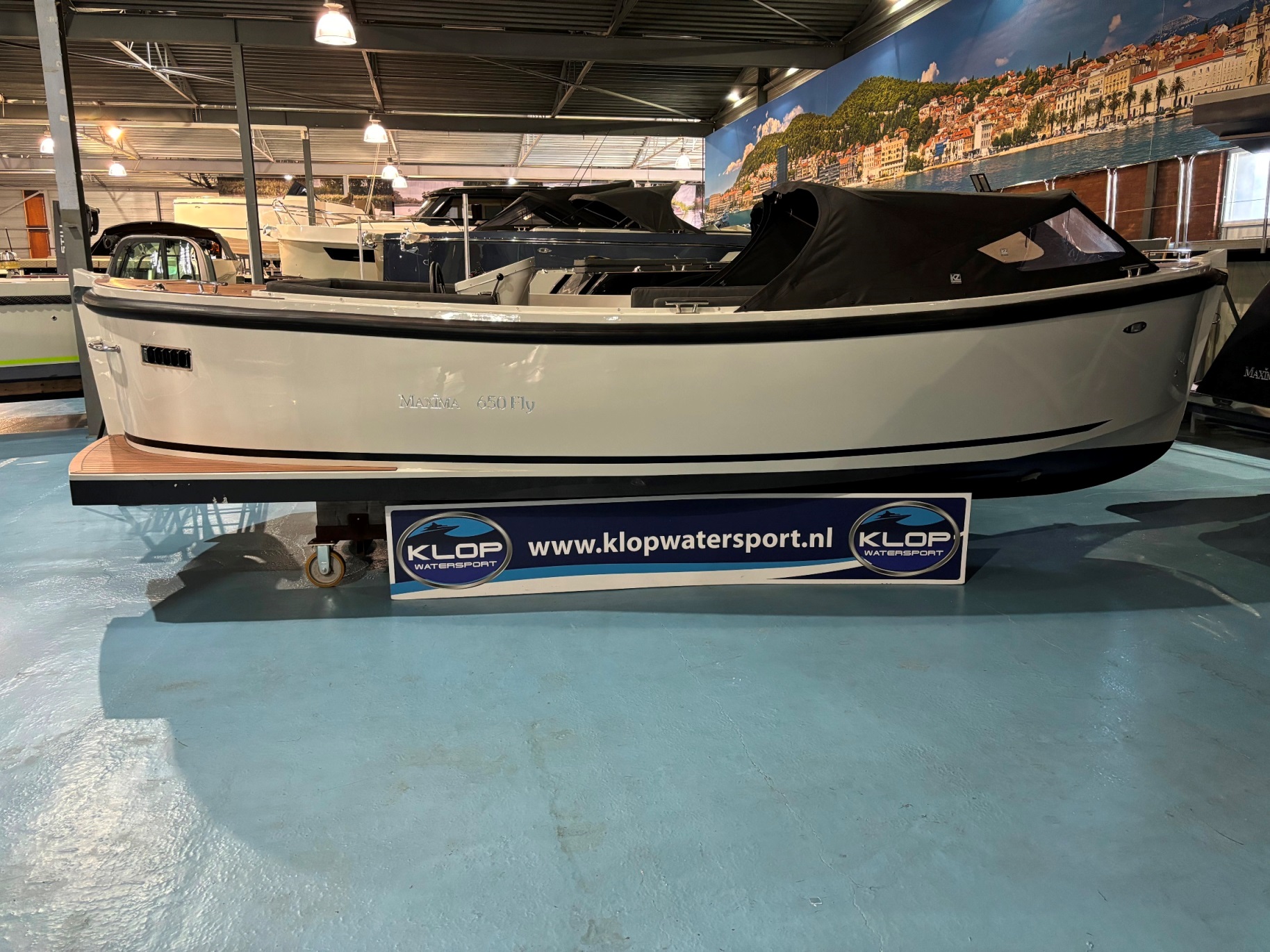 Maxima Boats 650 Flying Lounge in RAL kleur 7038 - op voorraad