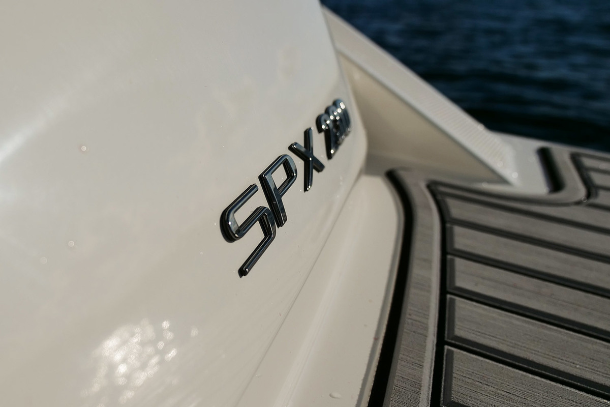 Sea Ray SPX 230