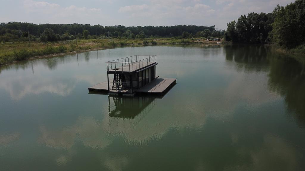 Shogun Mobile Houseboat