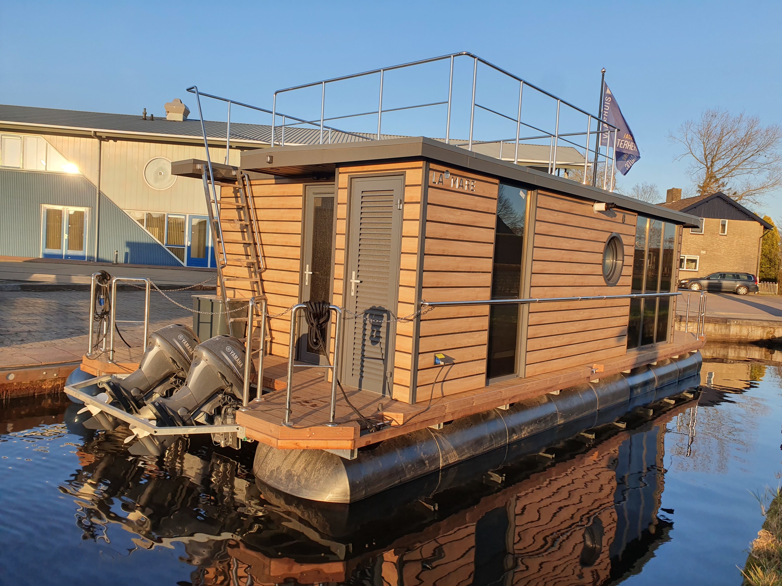 La Mare Houseboat Apartboat L - Vaarklaar - Met Verhuur