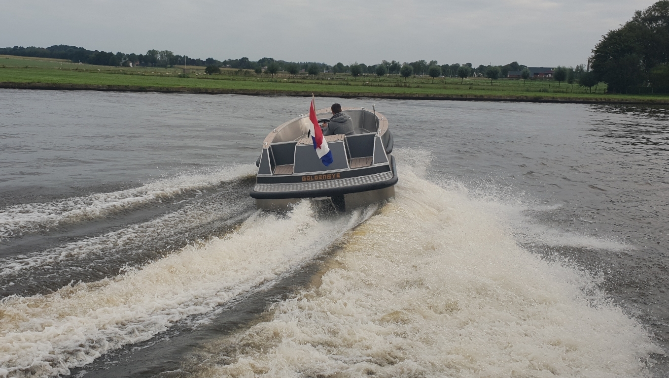 Van Vossen VanVossen Tender 777 (sport)