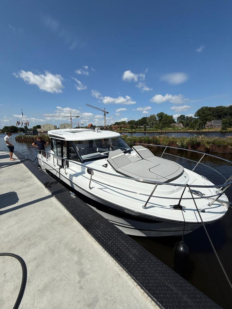 Jeanneau Merry Fisher 1095 Coupé Hardtop