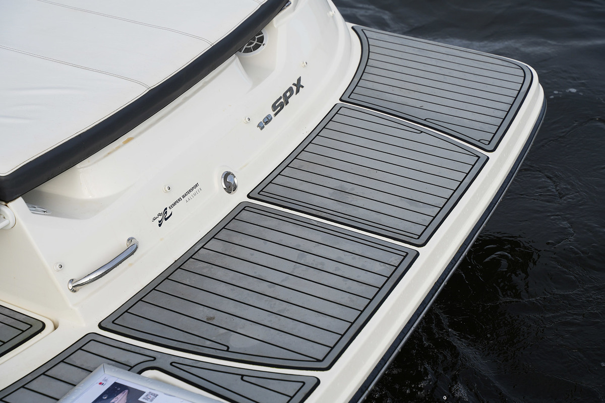 Sea Ray 19 SPX