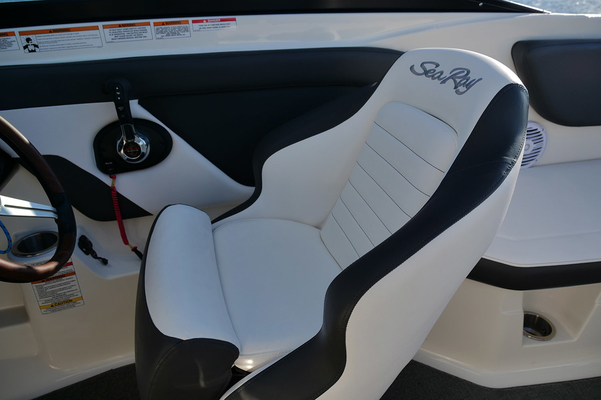 Sea Ray SPX 230