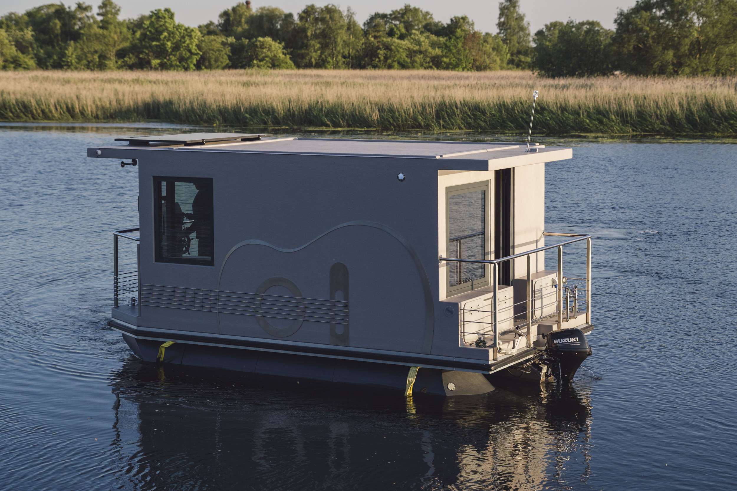 SHB Houseboat GTR 6.3