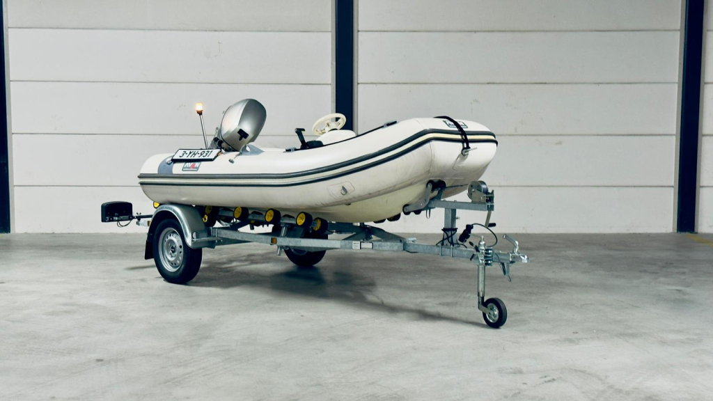 Avon 315 RIB