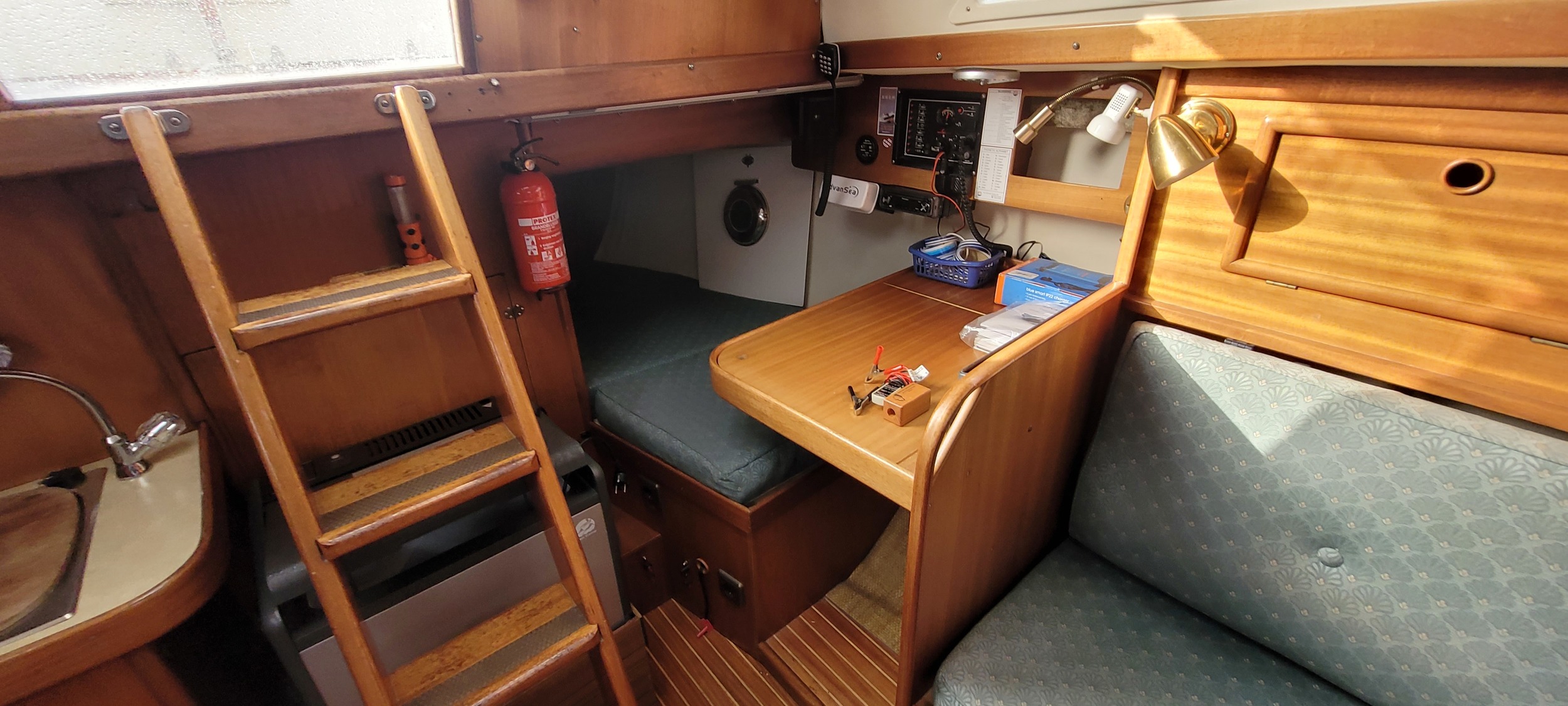 Bavaria 890