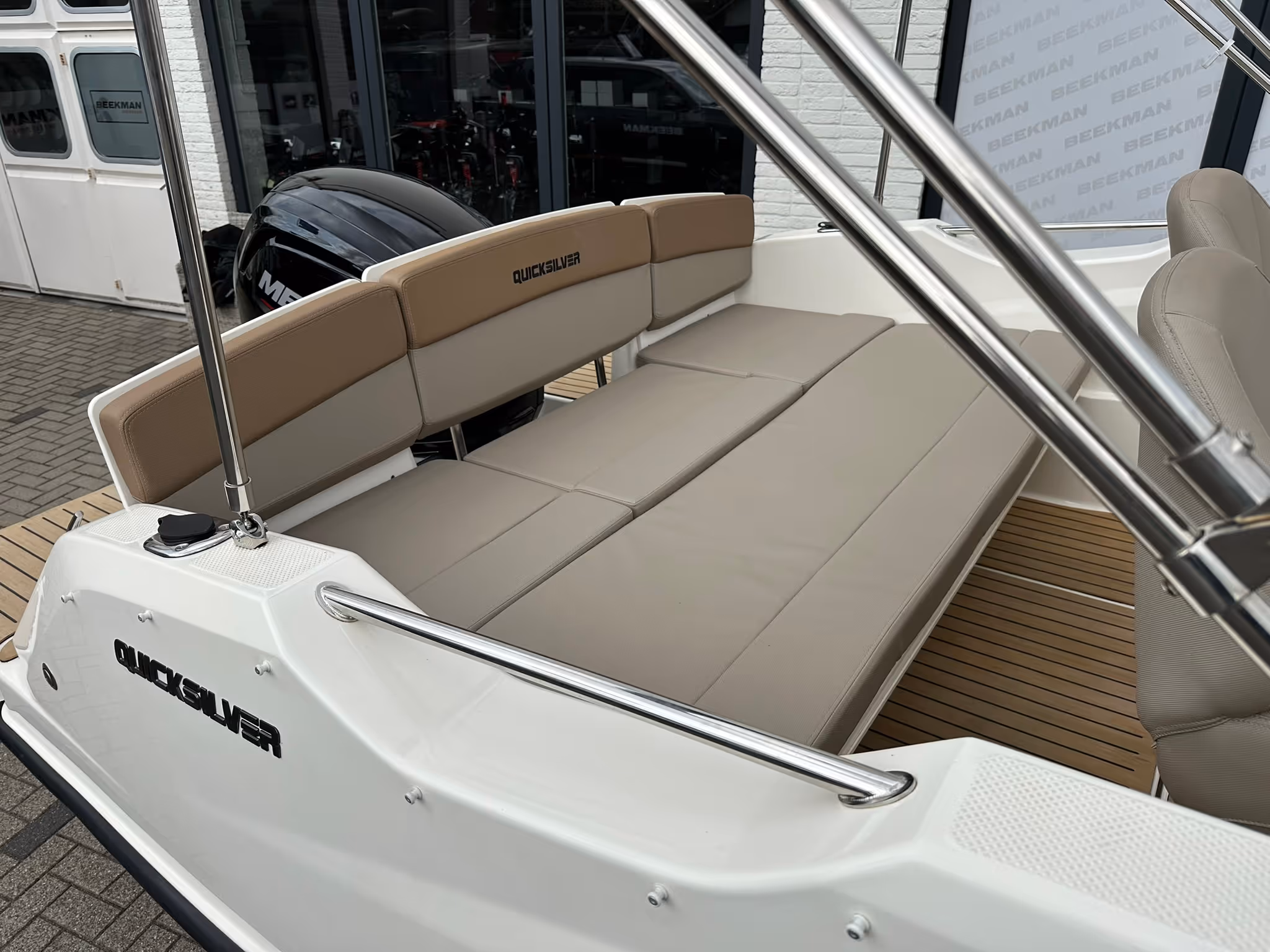 Quicksilver 555 Cabin