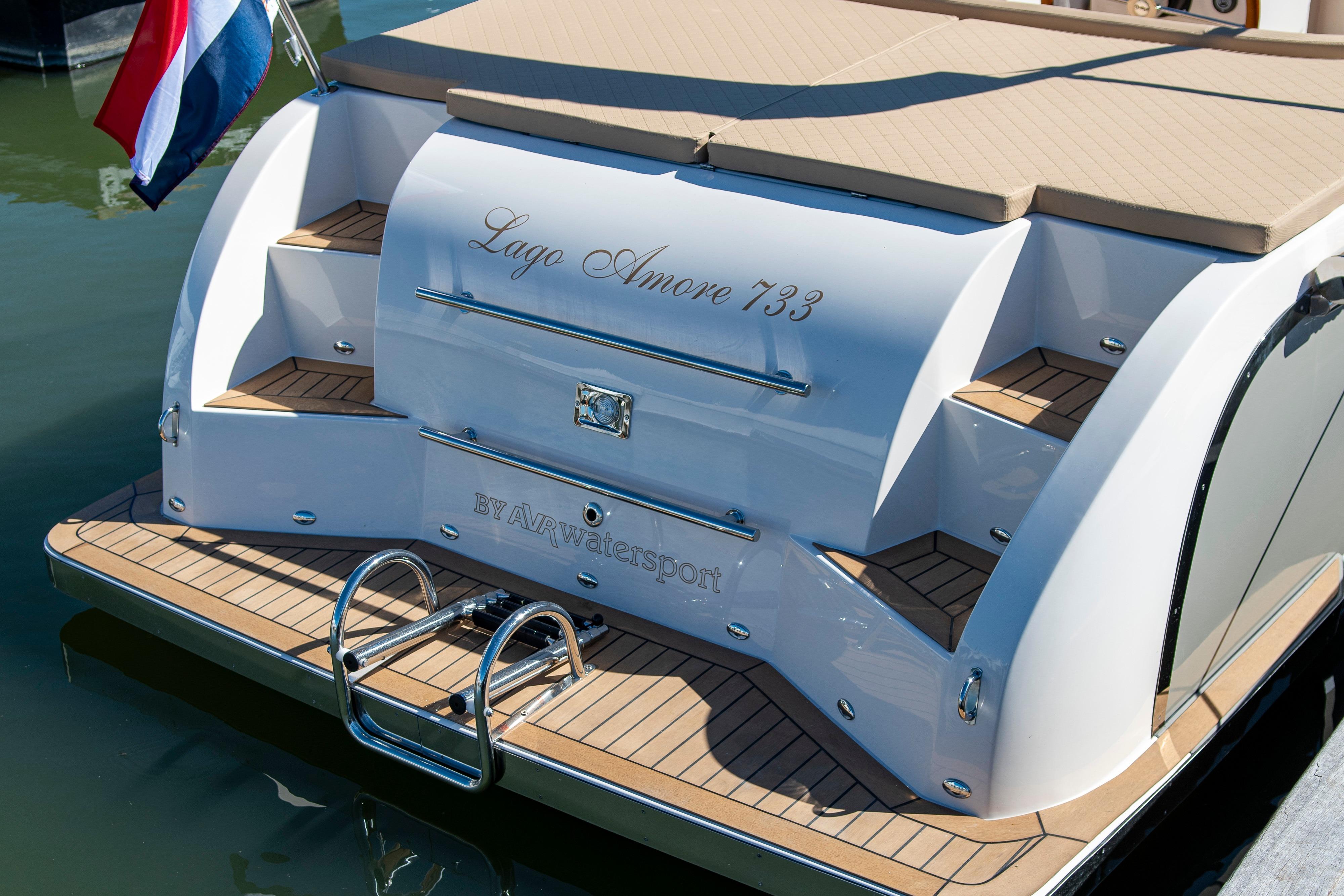 Lago Amore 733 Tender