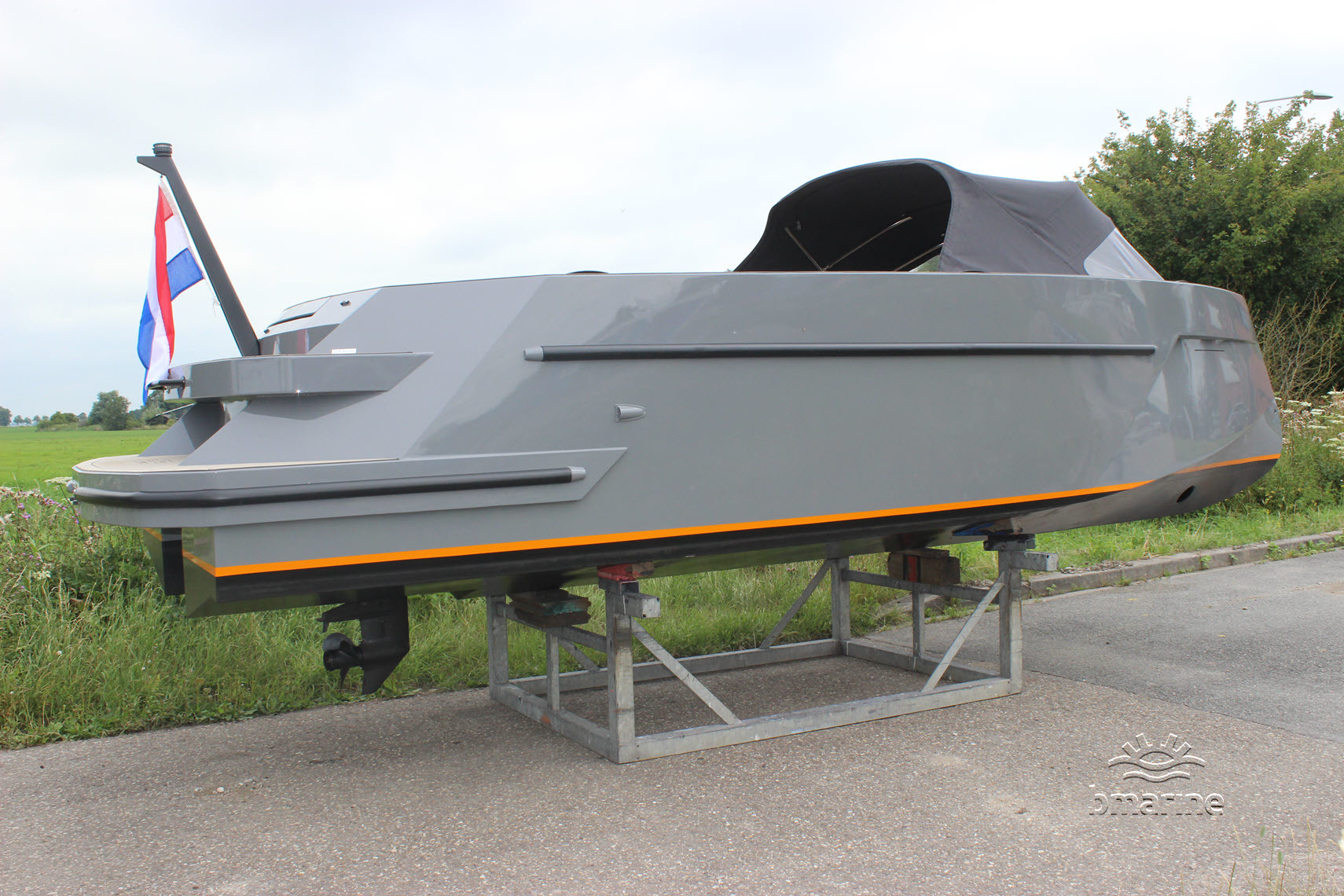 Elite 717 Tender