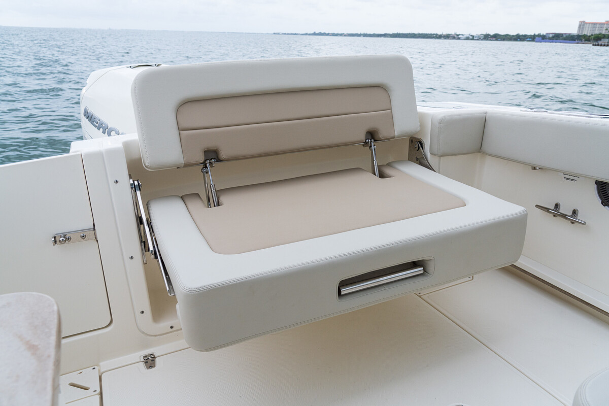 Boston Whaler 240 Vantage