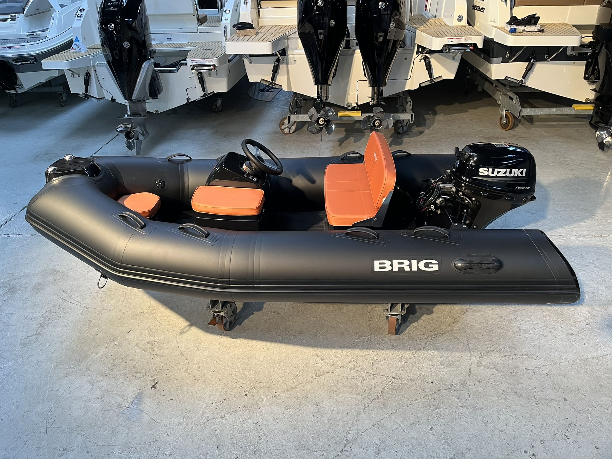 Brig Falcon 330 Tender