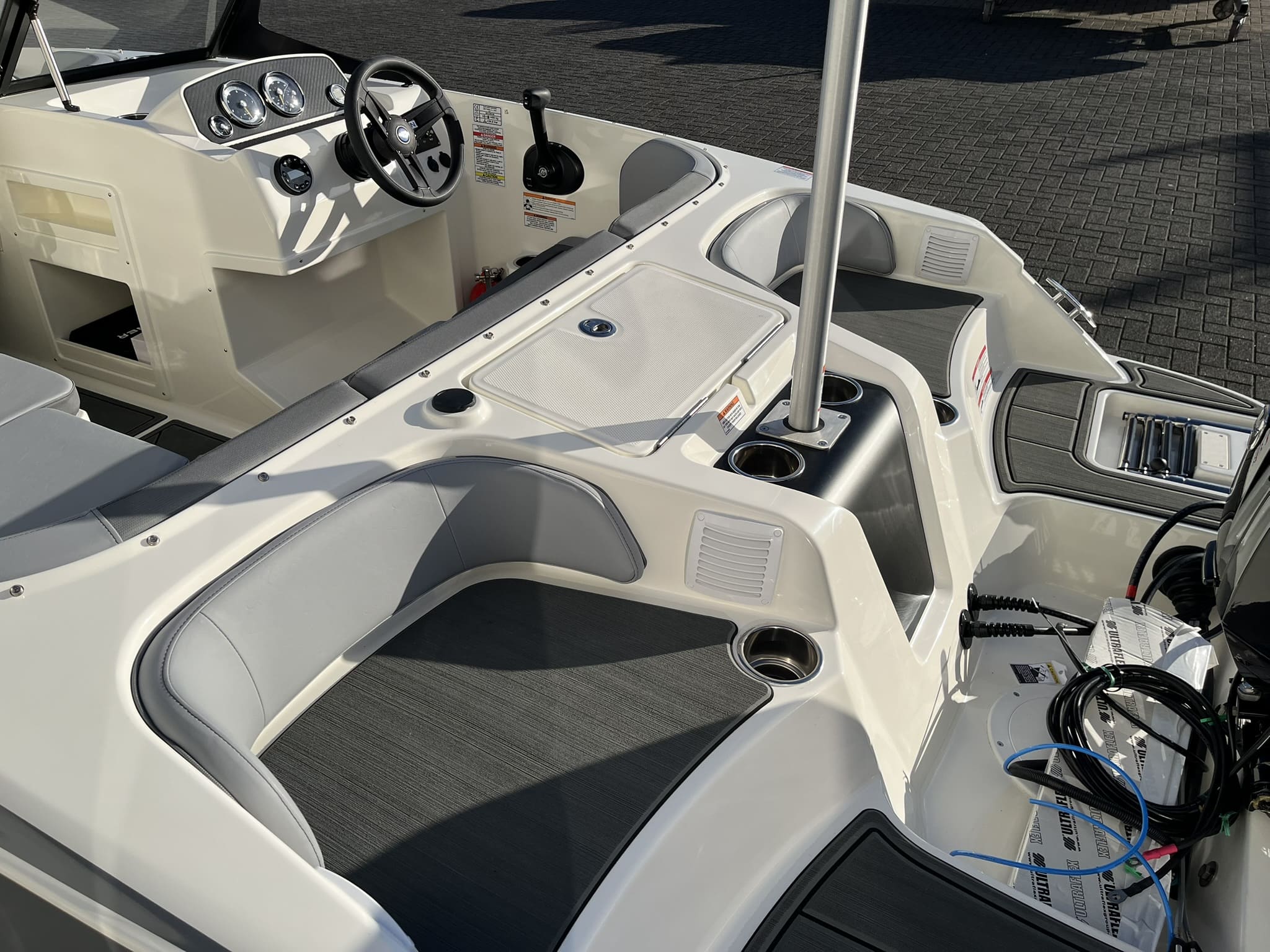 Bayliner Element M17