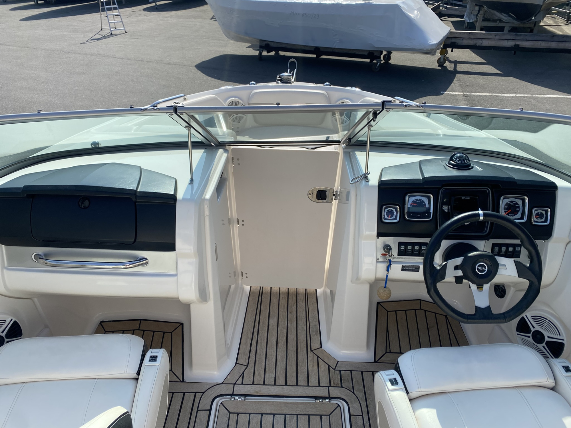 Chaparral Chapparral 206 ssi met Mercruiser 4.3MPI 220 pk!