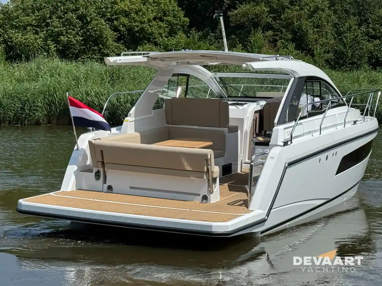 Sealine S335