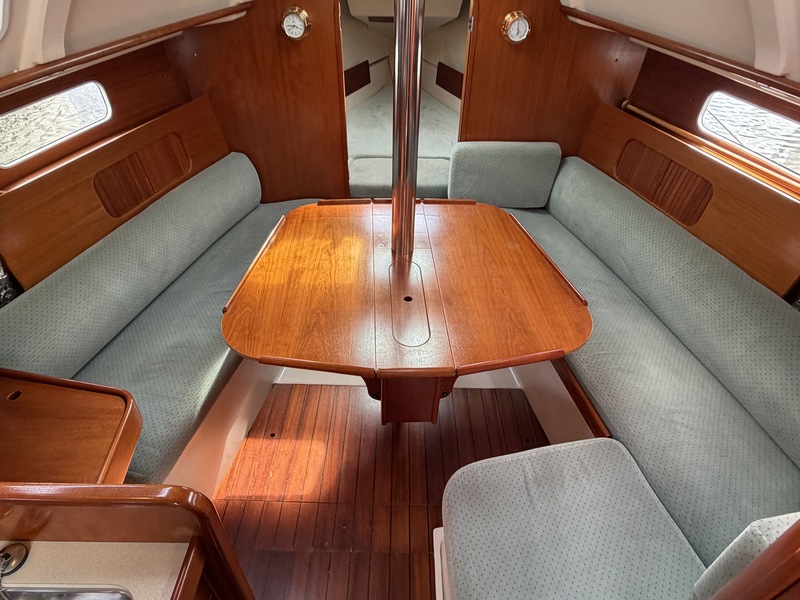 Beneteau Oceanis 321