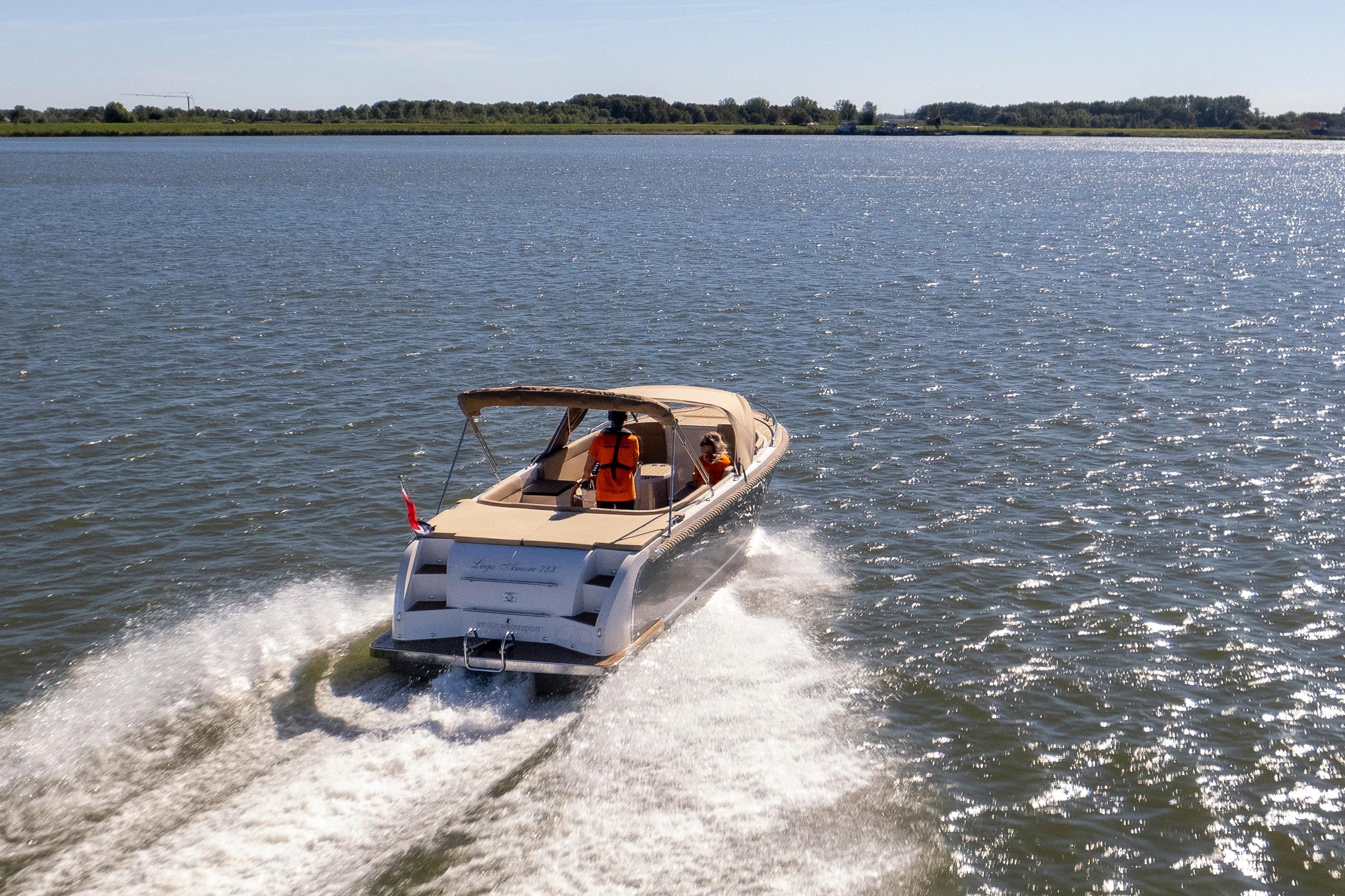 Lago Amore 733 Tender