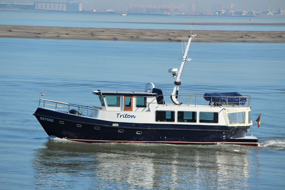 Trawlerjacht 48, zeegaand