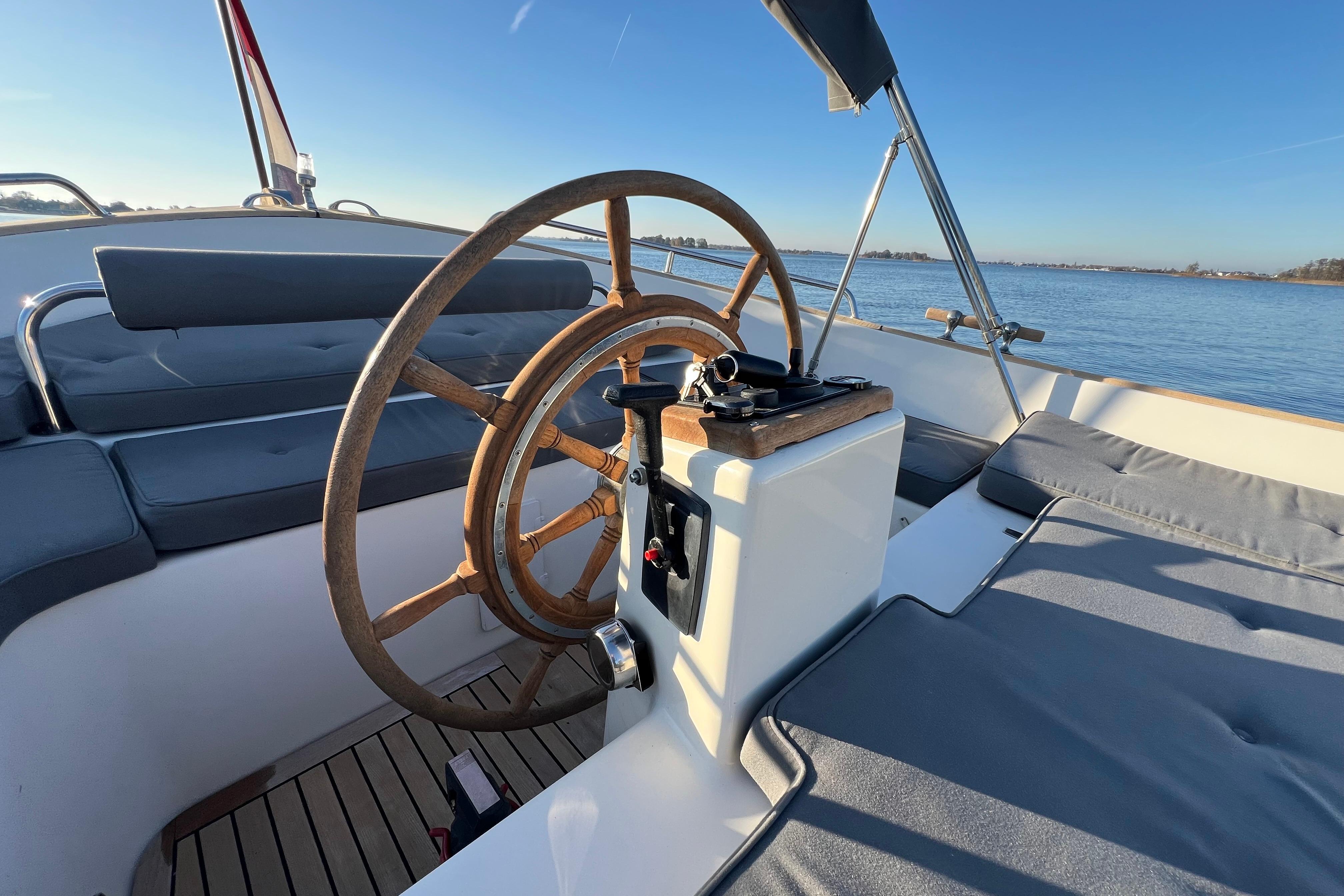 Jan Van Gent 10.35 Cabin