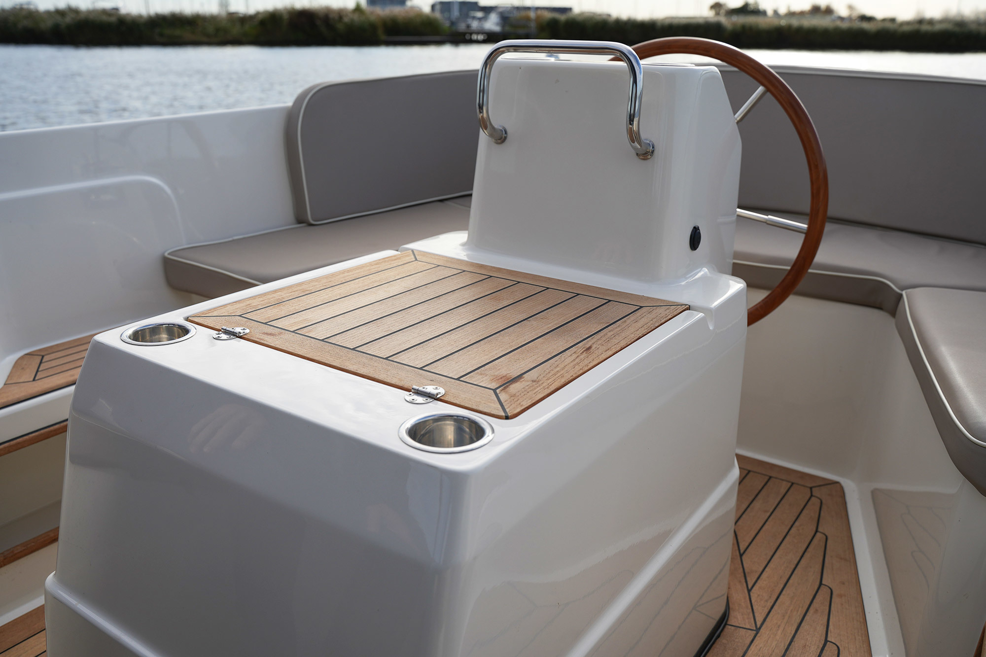 Interboat Intender 640