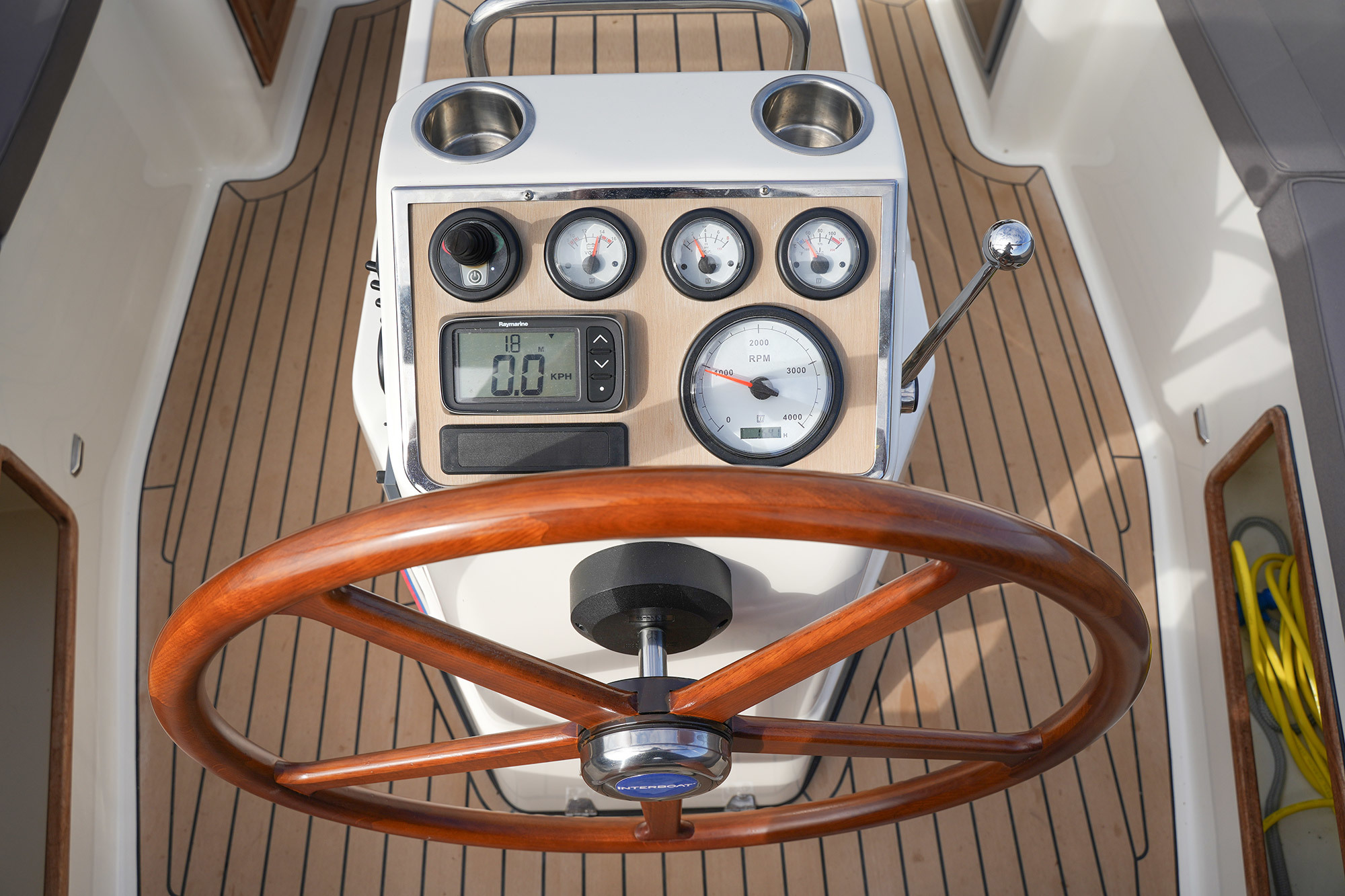 Interboat Intender 780