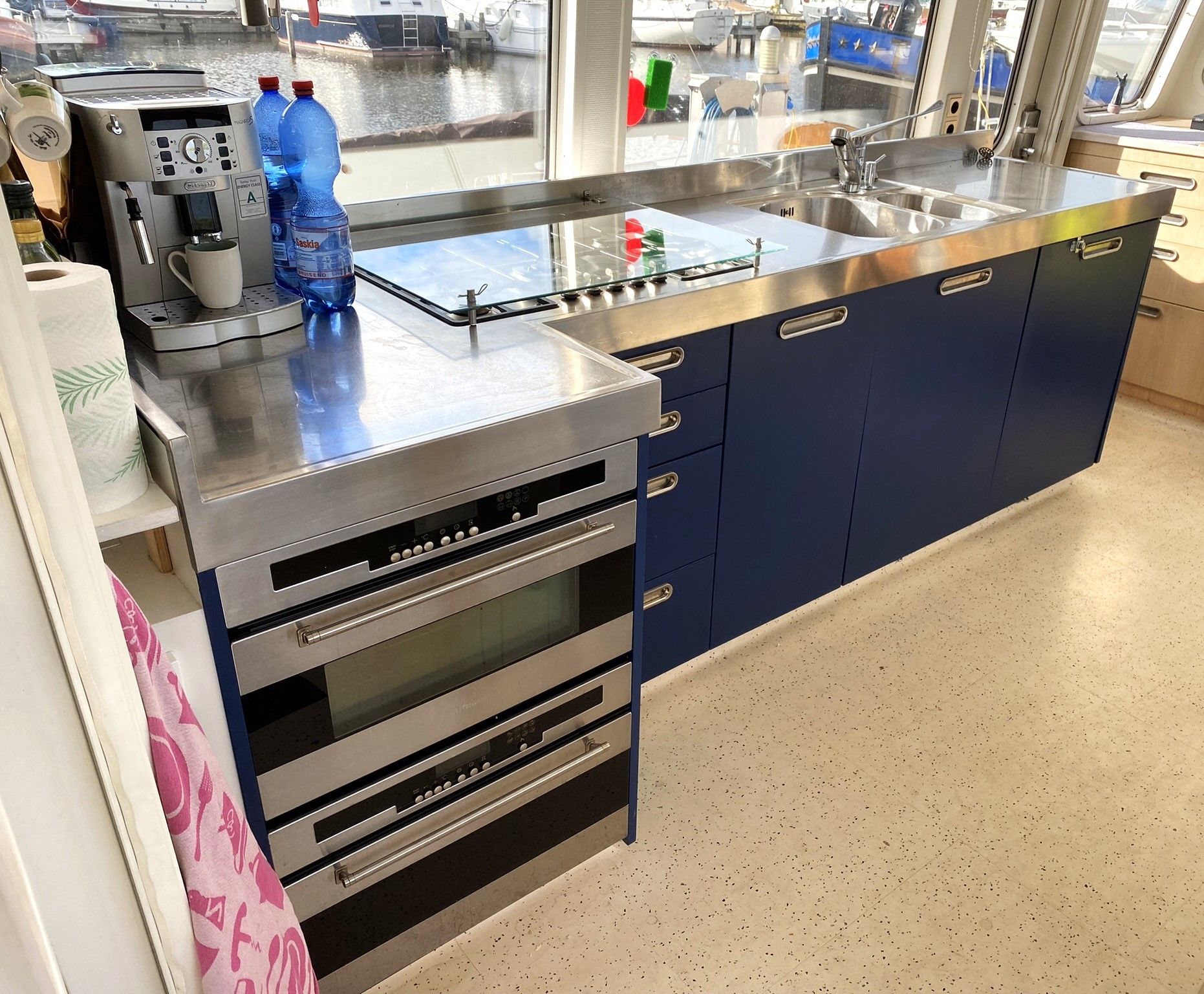 Luxe Motor ( Euroship ) 18.00 ( ONDER BOD )