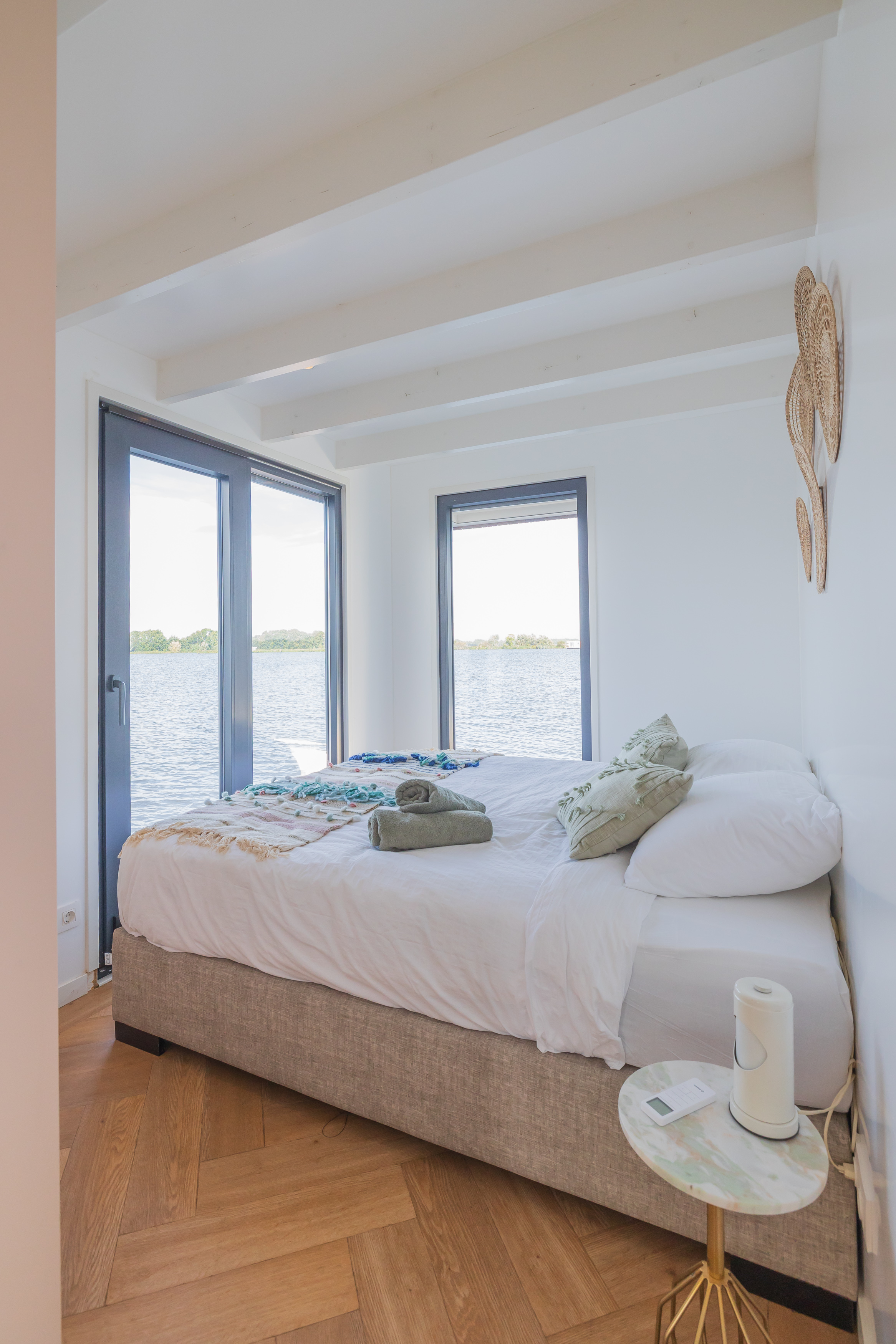 Surla (met Tender) Houseboat 15 Volledig Elektrisch With Charter