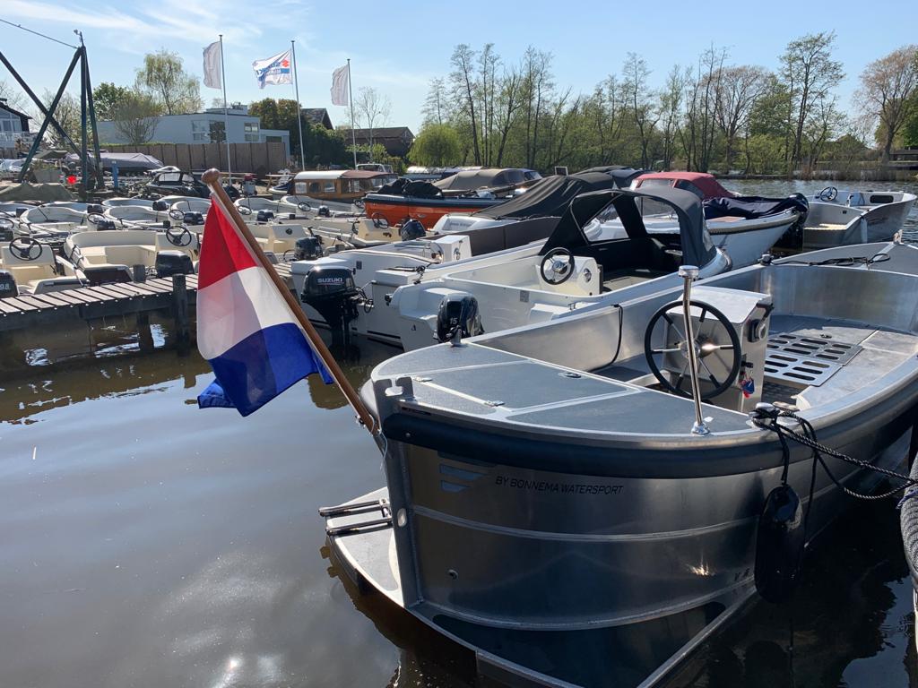 Van Vossen 550 e sloep