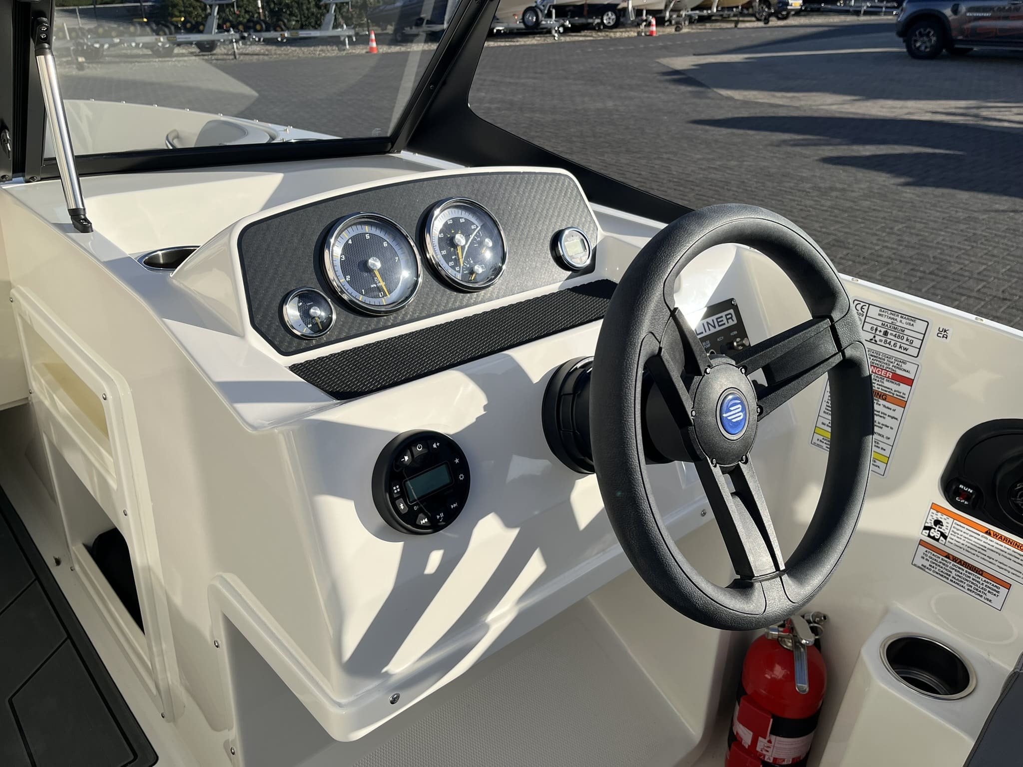 Bayliner Element M17