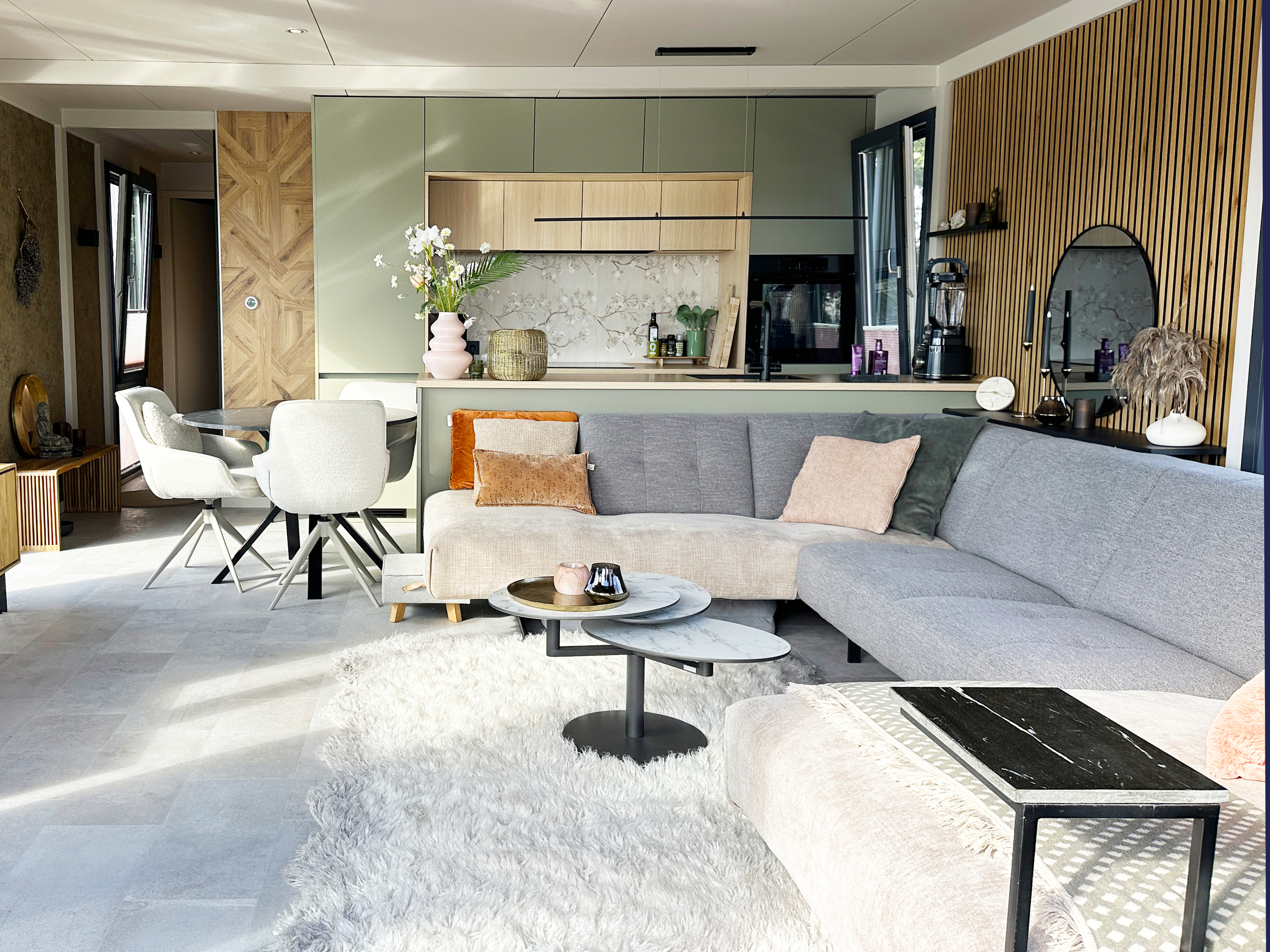 HT-Lofts Houseboat 15m Electric Propulsion