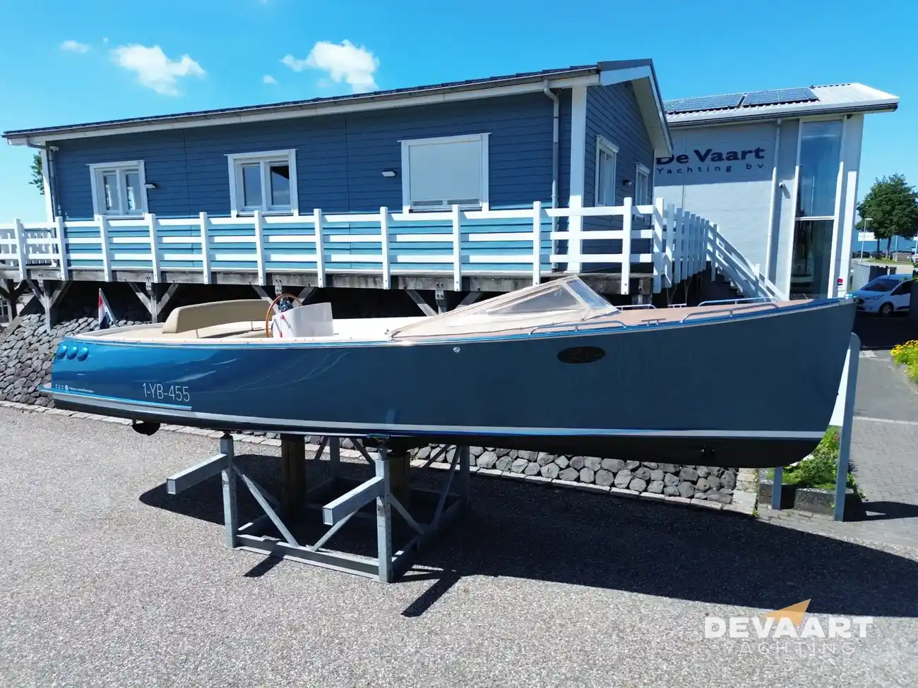 Admiral 28