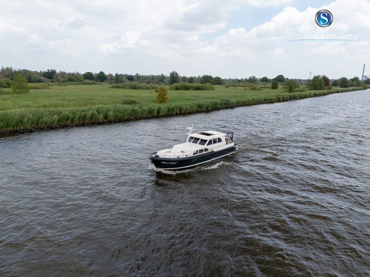 Linssen Grand Sturdy 470 Sedan Wheelhouse
