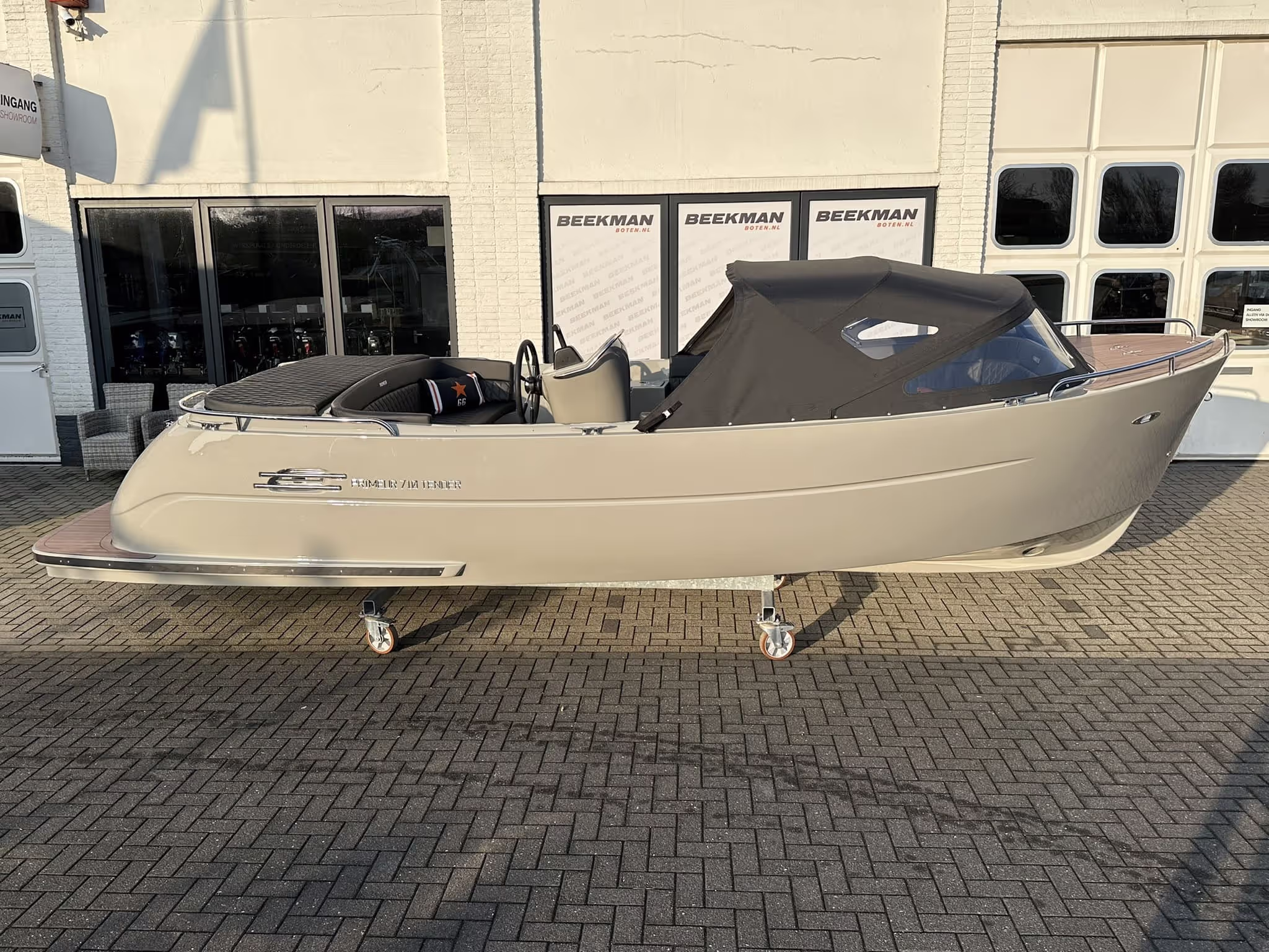 Primeur 710 Tender