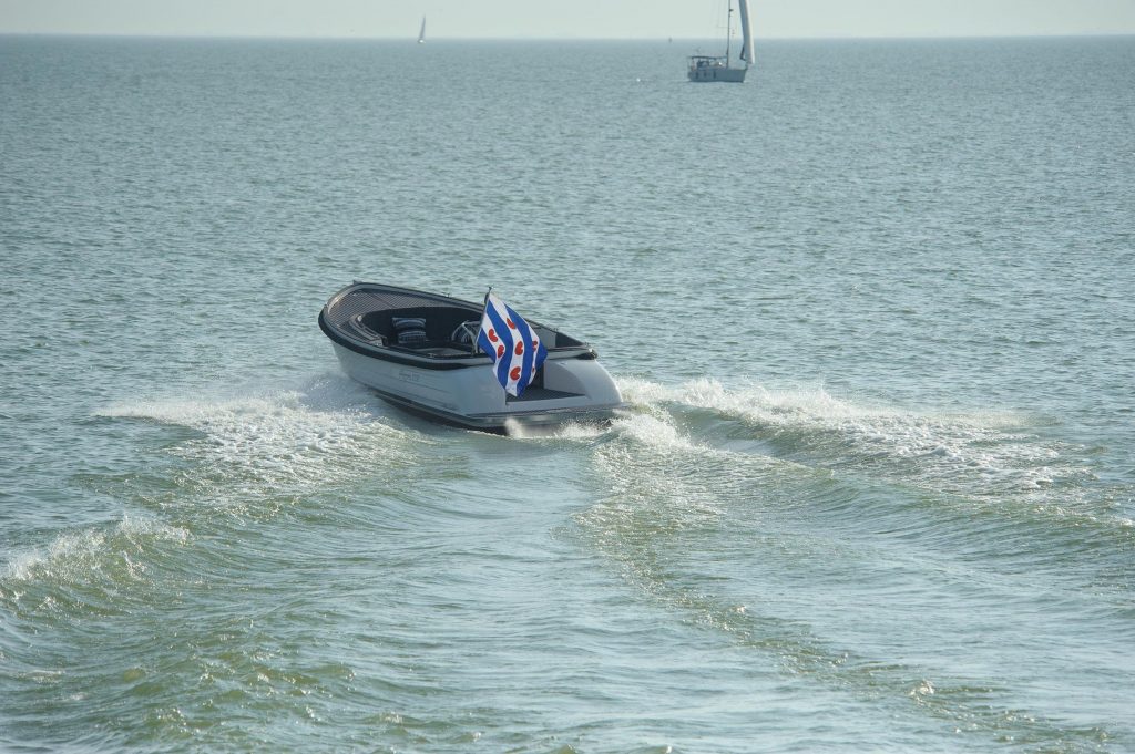 Waterspoor 777 Aviator